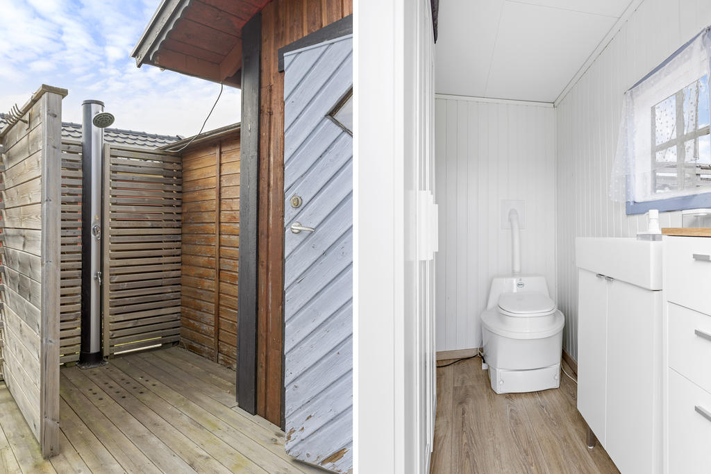 Den mindre stugan med mulltoa samt utedusch