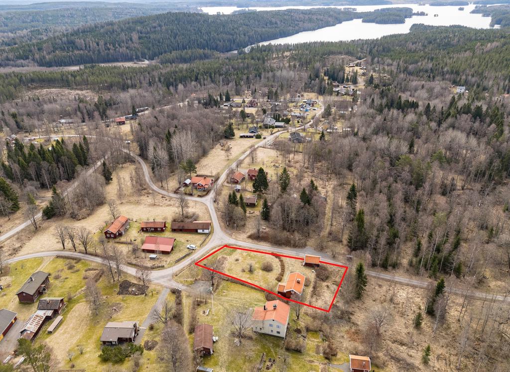 Närhet till sjö och badplats! (OBS! Gränserna är ungefärliga).