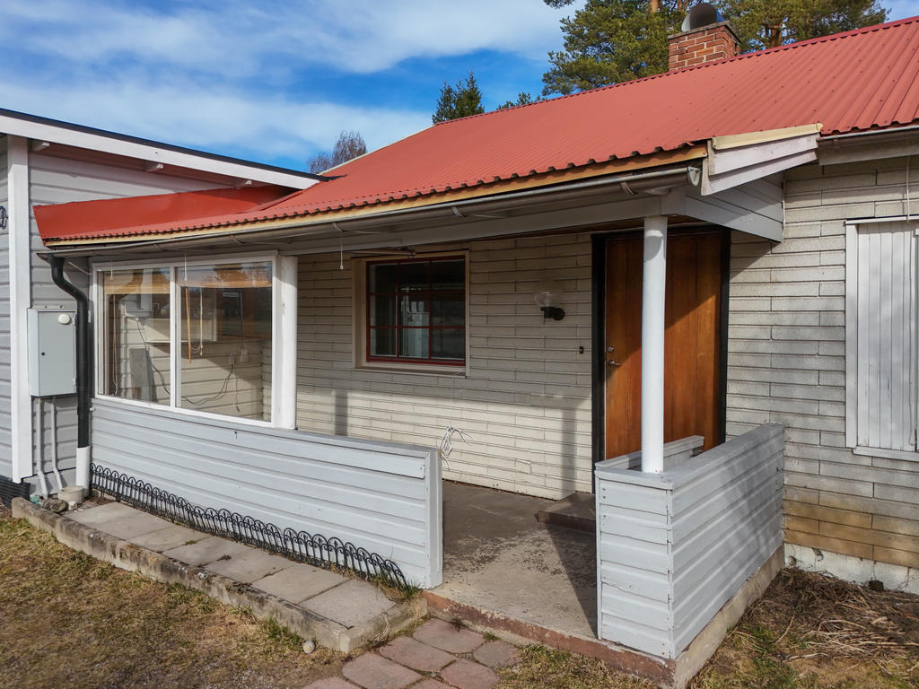 Takad altan, delvis inglasad