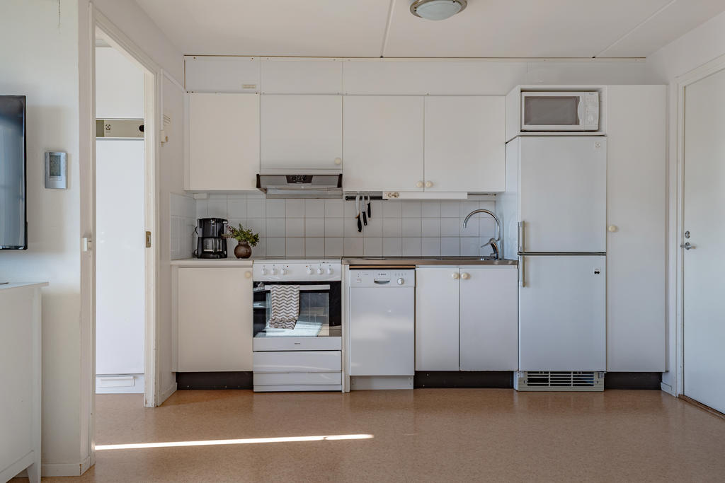 Kök med installerad diskmaskin