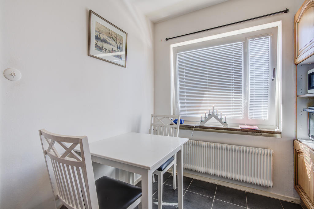  I köket finns även plats för en mindre matgrupp.