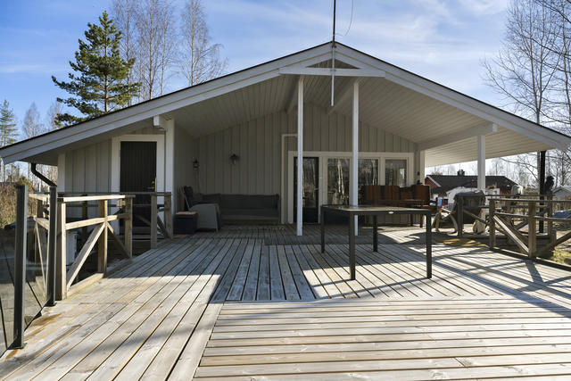 Klacklandet, Altan på husets baksida