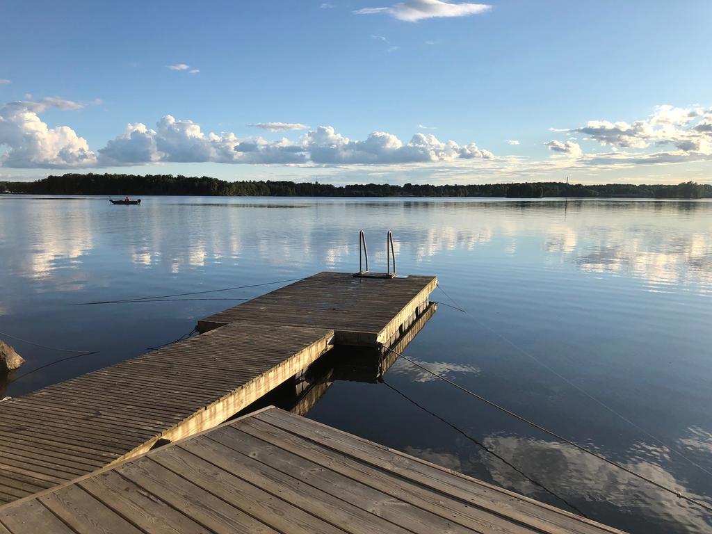Bryggan vid bastun (Säljarens sommarbild)