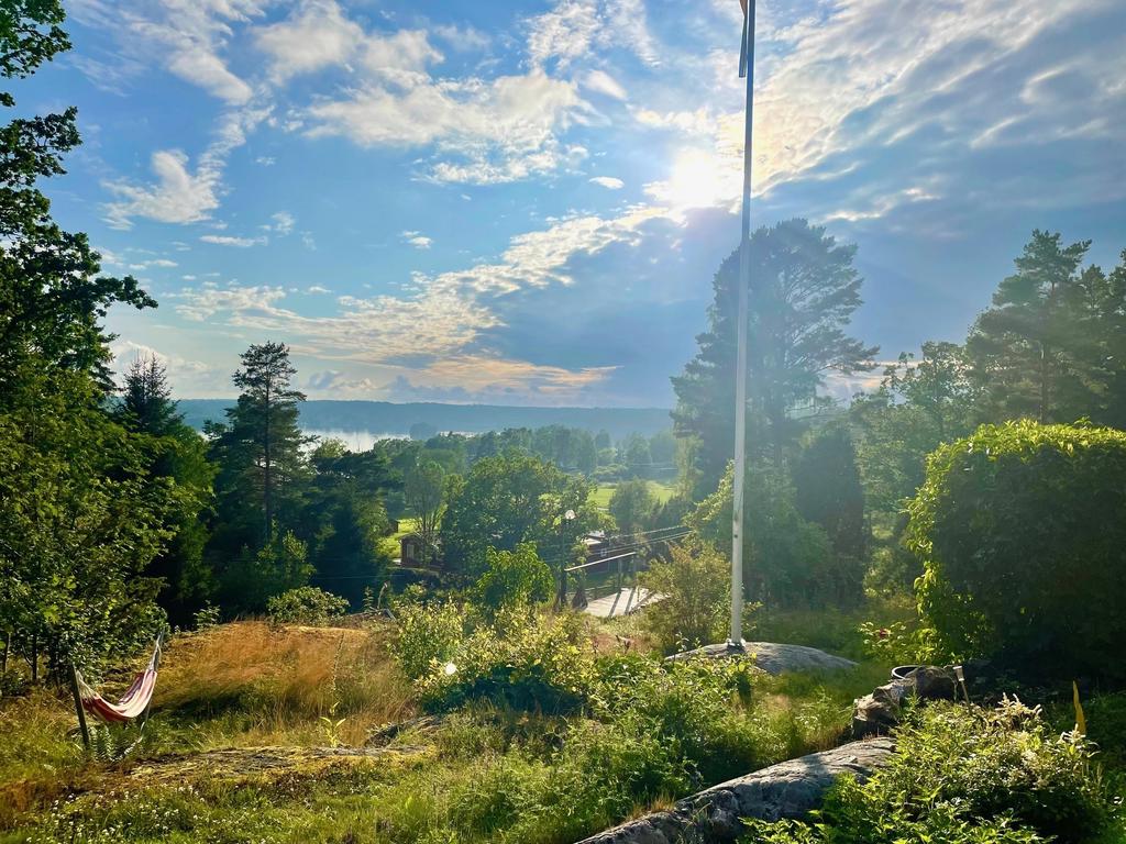 Utsikten från soldecket (Säljarens sommarbild)