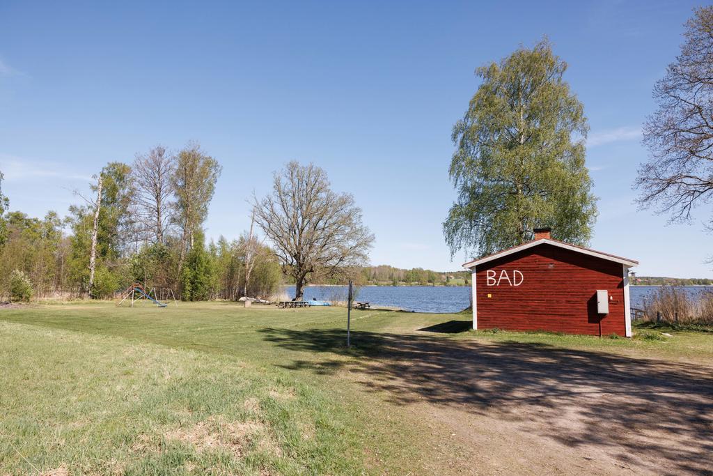 Badet vid Marsjön med lekplats och omklädning