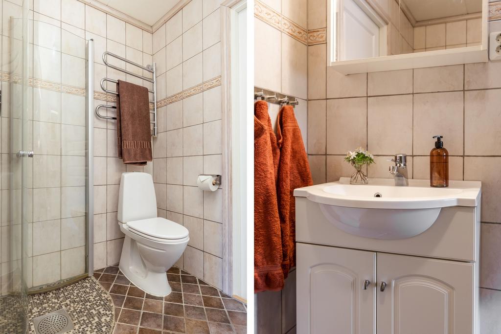 Duschrum/wc med kakel och klinkers.