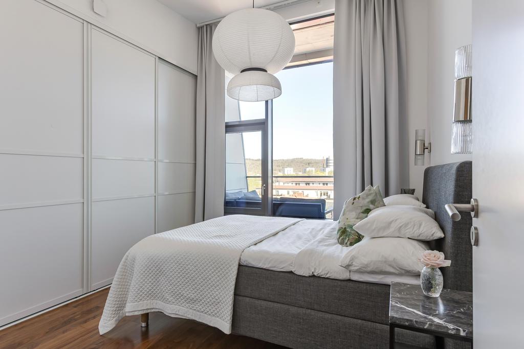 Master bedroom med utgång till  balkong