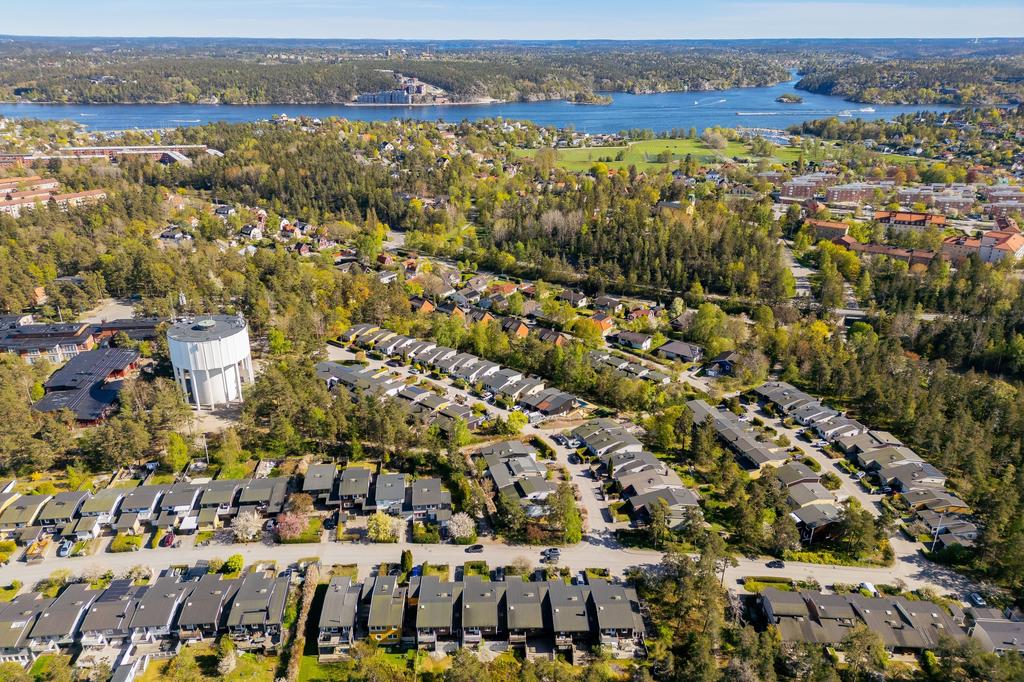 Vy över området och Stockholms Inlopp i fonden