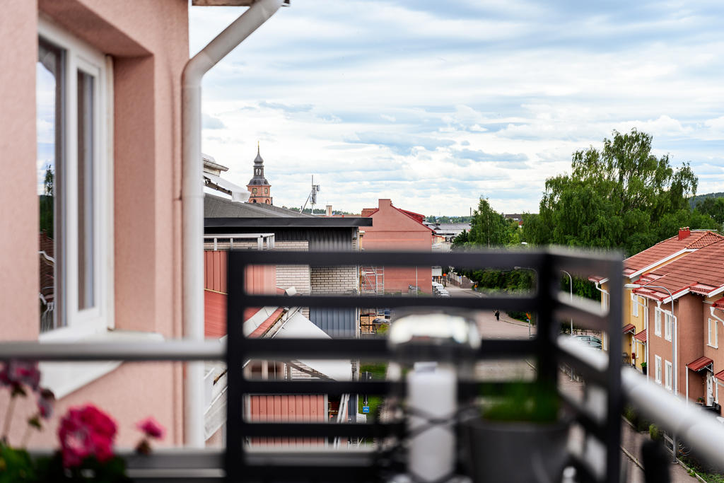 Här bor du centralt, ostört läge och balkong i bästa solläge