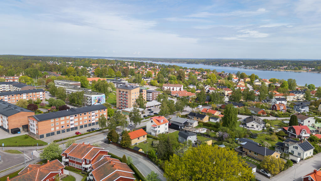 I Marieborg bor du med närhet till stadens serviceutbud, skolor, grönområden och goda kommunikationer
