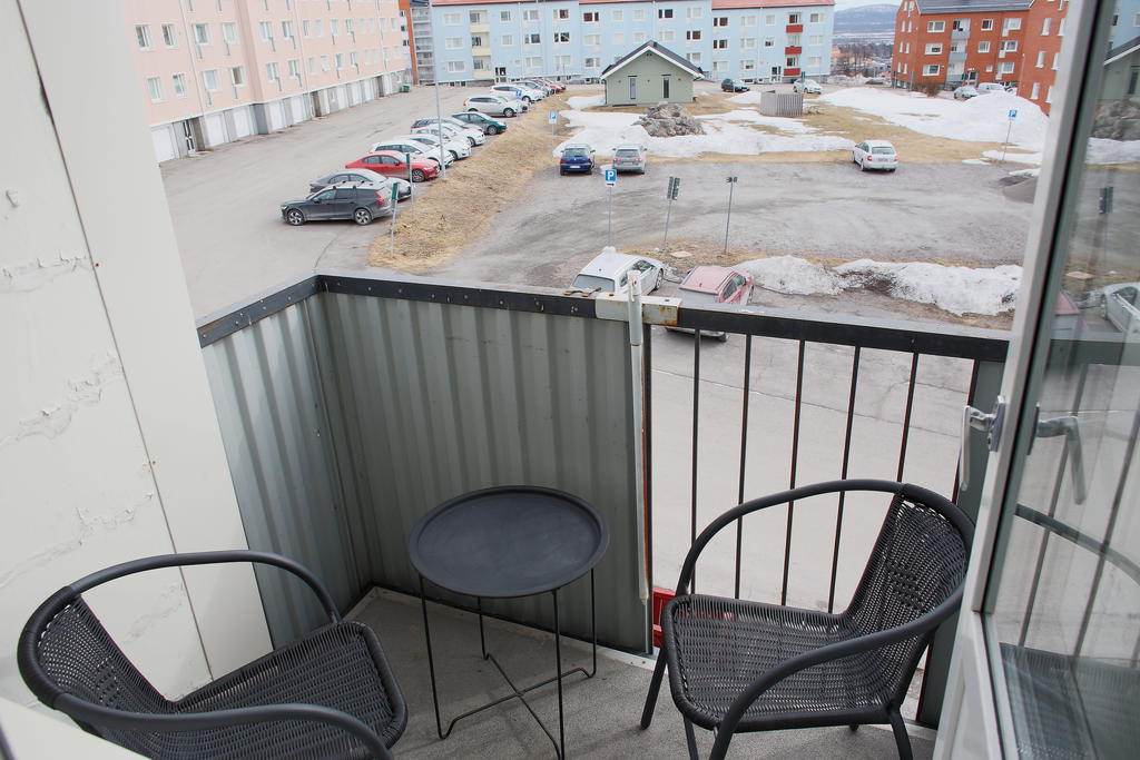 Balkong i österläge med morgonsol 