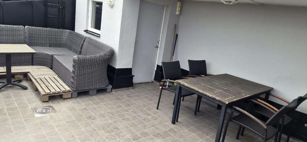säljarens egna bilder från föreningens gemensamma terass