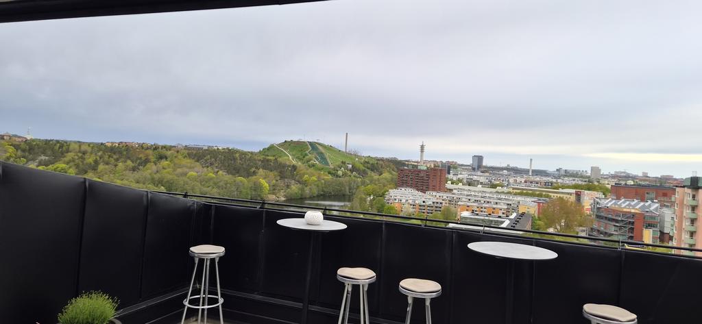 säljarens egna bilder från föreningens gemensamma terass