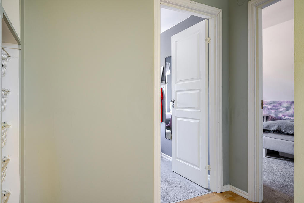 Hall med förvaring mellan rummen på övervåningen