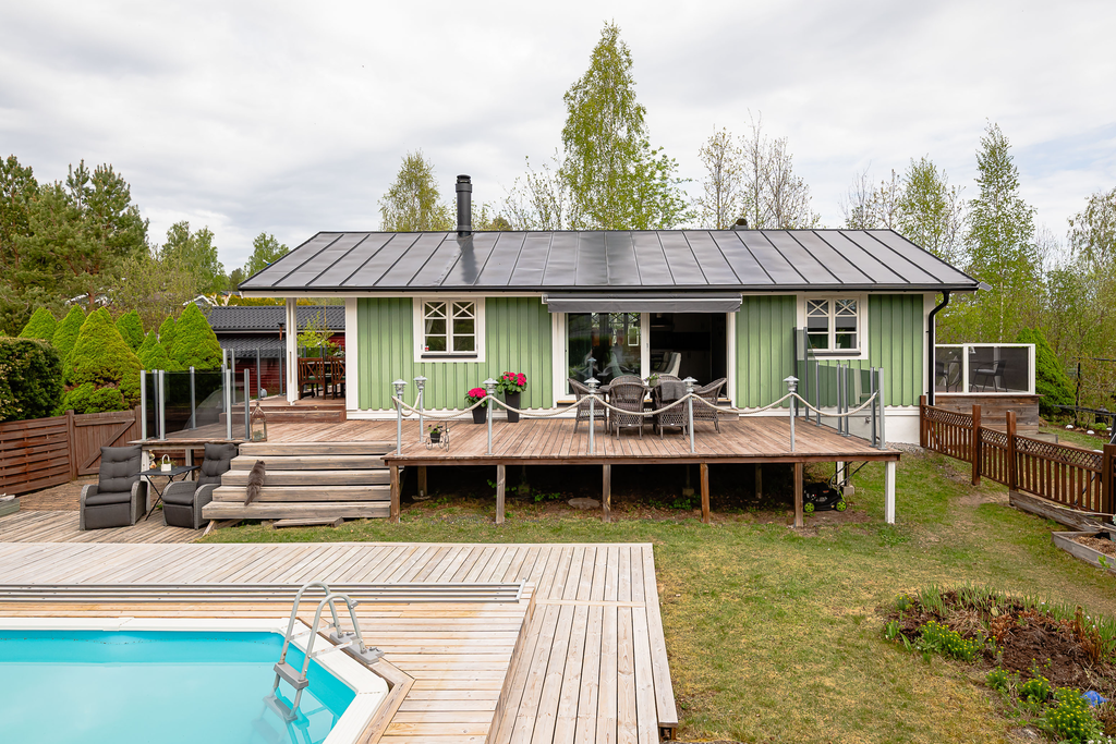 Åretruntboende med pool i omtyckta Orrhammar