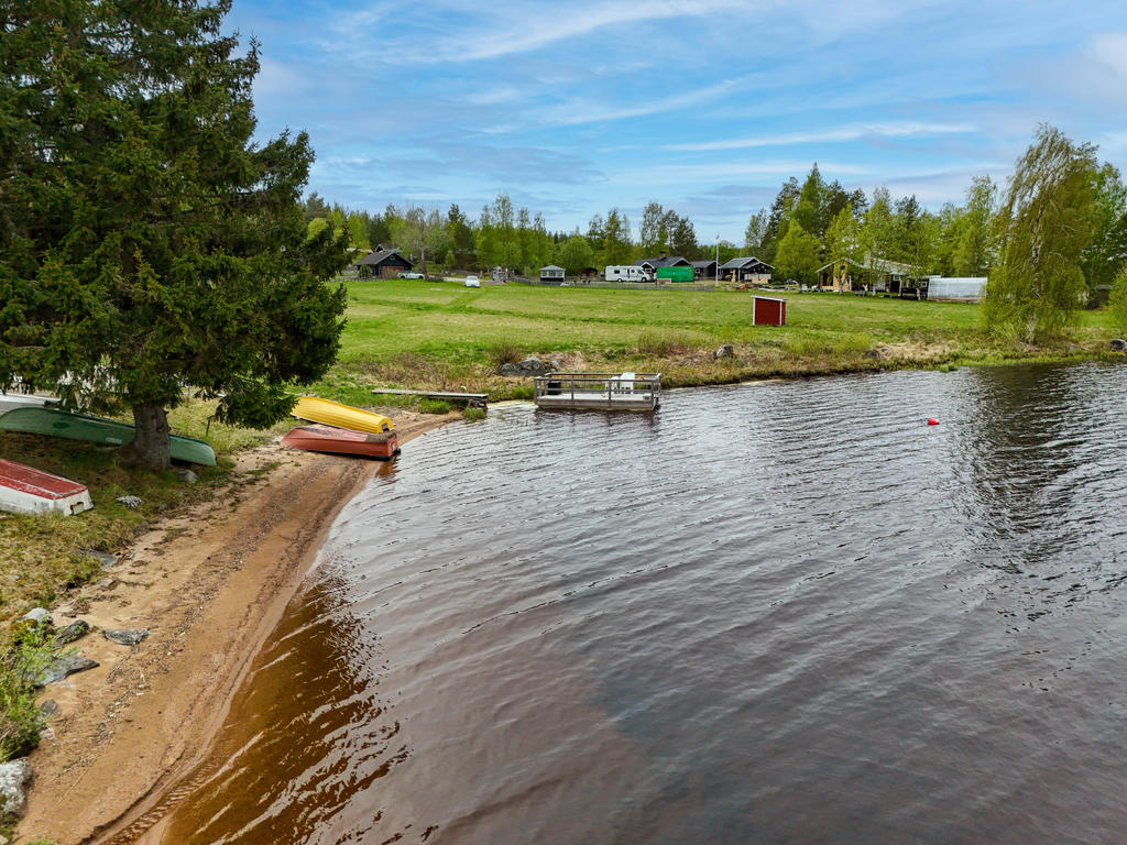 Gemensam bad- och båtplats i området