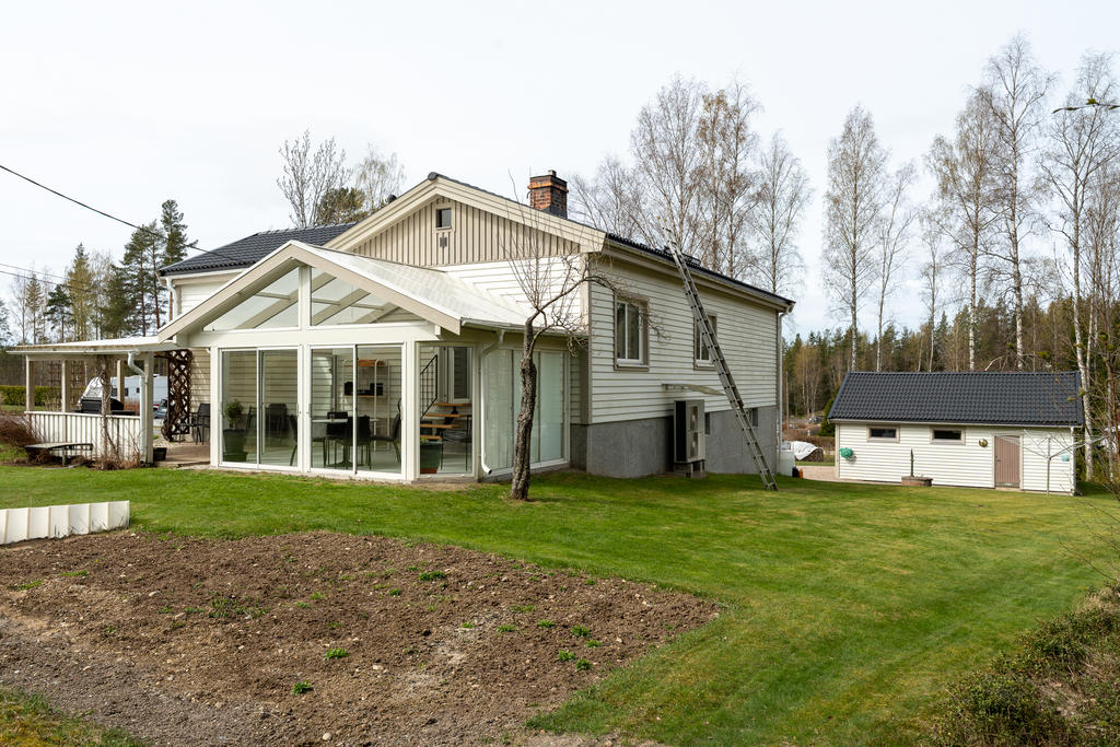 Baksida huset