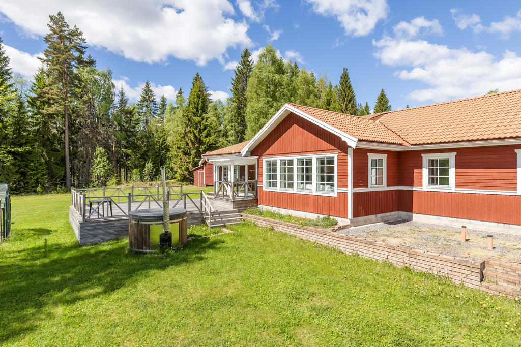 Vedeldad badtunna.