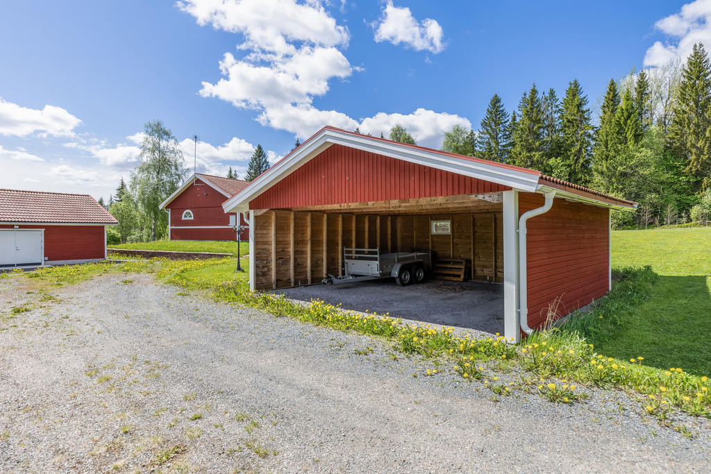 Carport.