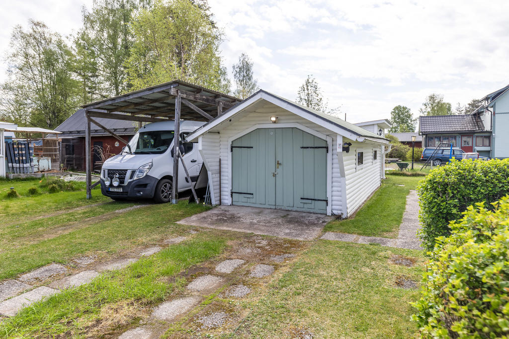 Garage + Carport