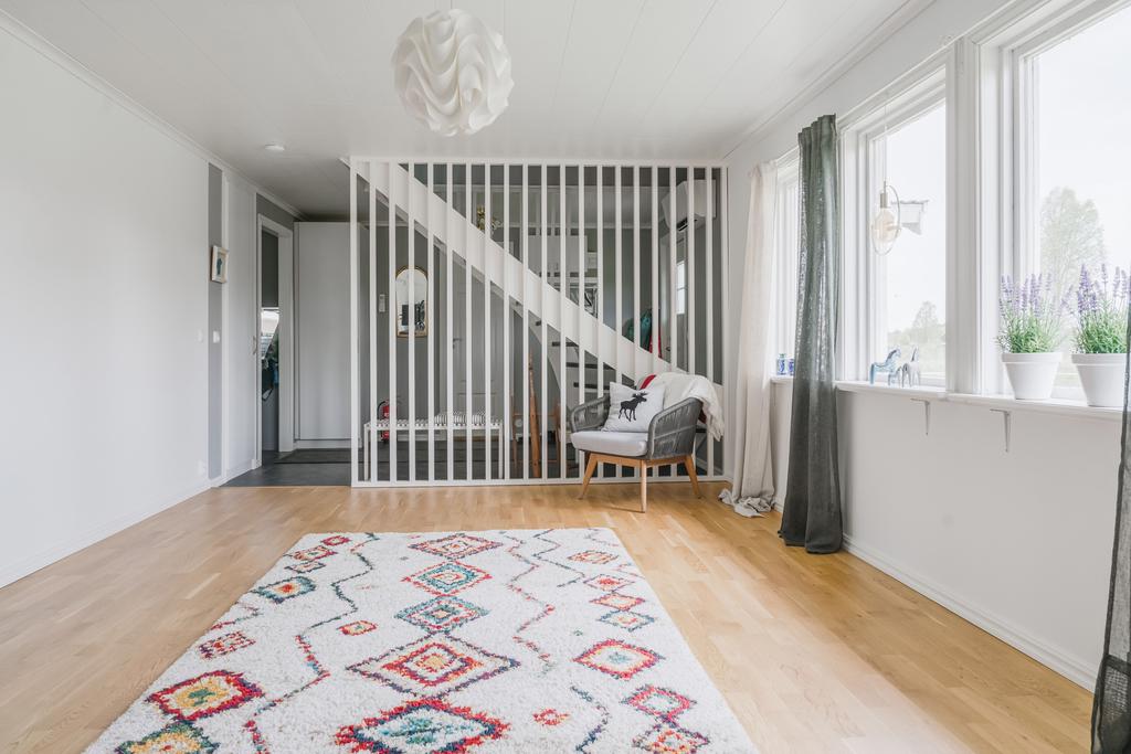 Vardagsrum mot hall