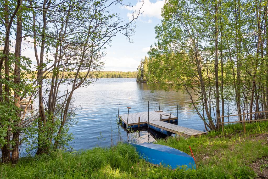 Allmän brygga i sjön Ölen.