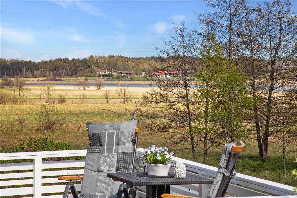 En kopp kaffe i solen här.