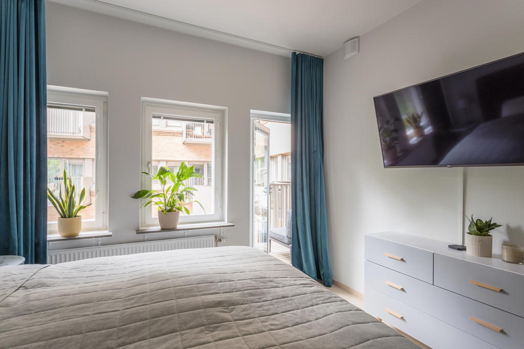 I sovrummet finns den andra utgången till balkongen