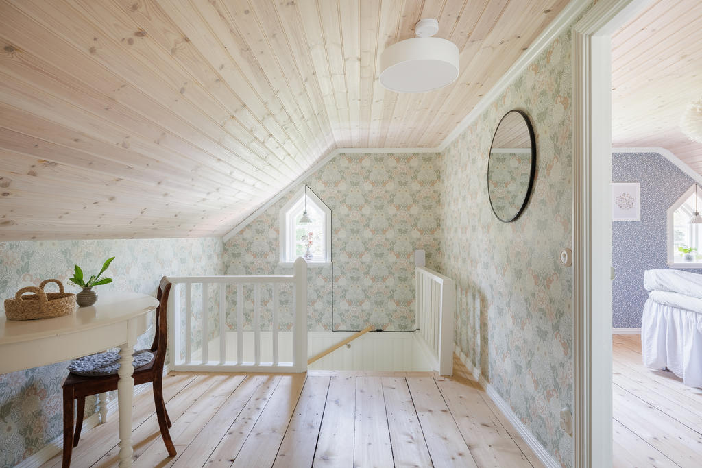 Hall ovanplan 