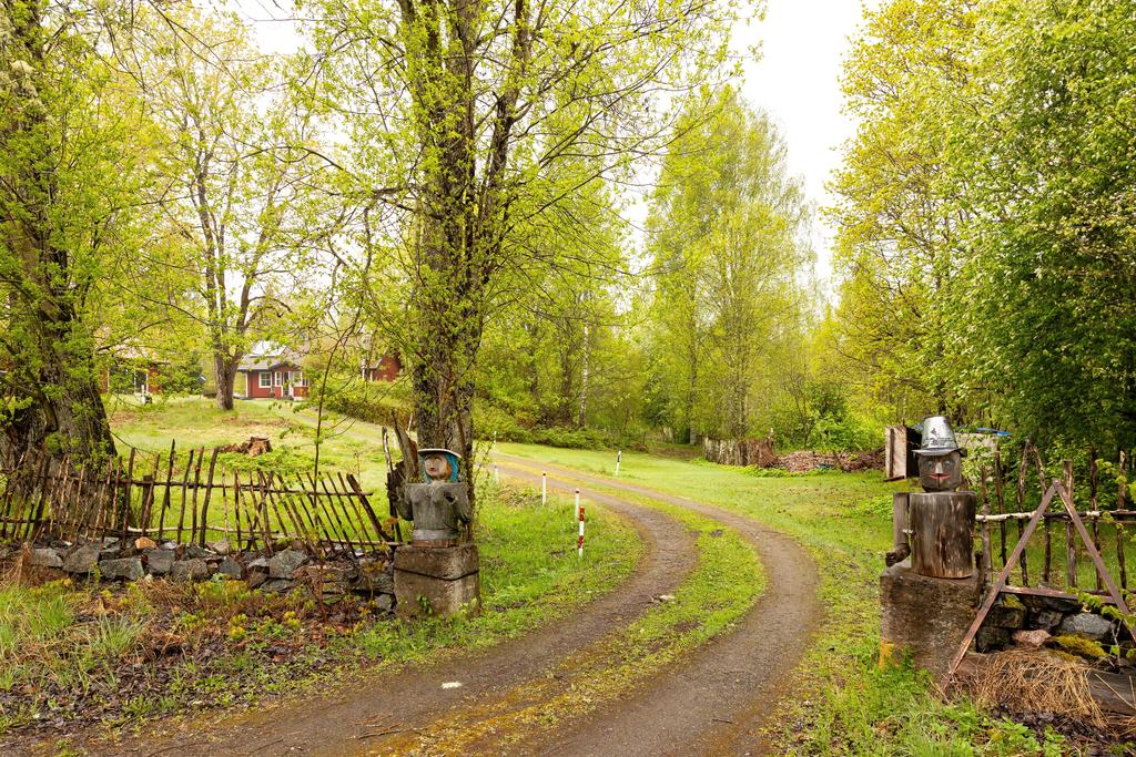 In/utfart till Södernäsvägen 8