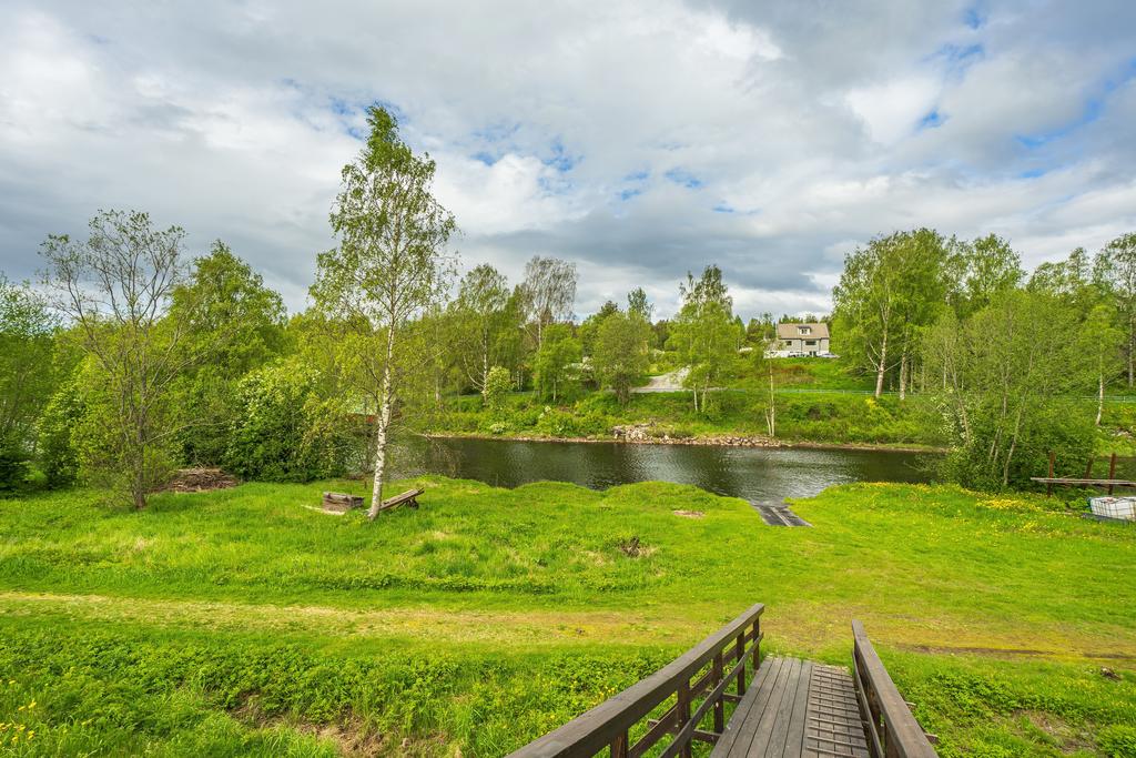 Områdesbild, Husån nedanför. 