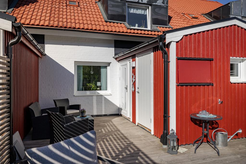 Entré samt förråd.