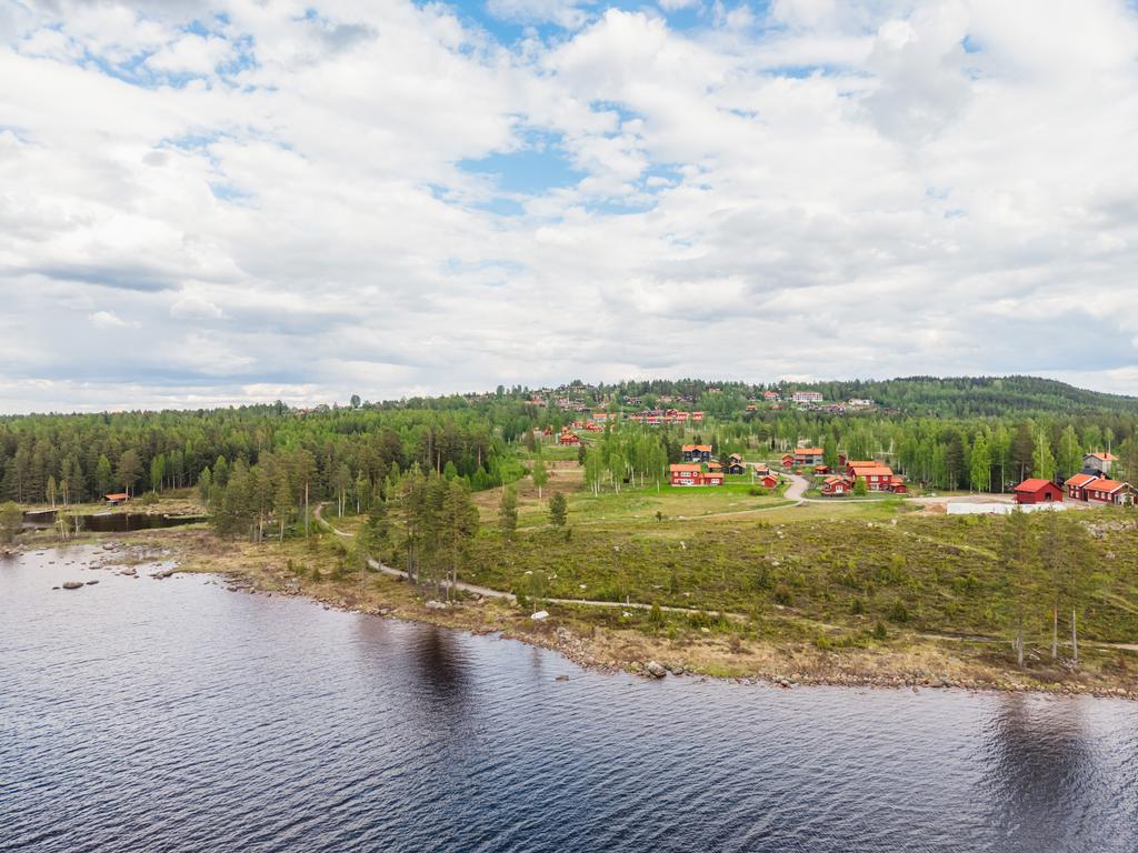 Det fina läget med både sjöutsikt och närheten till Siljan och Tällbergs by är ett idealiskt för er som vill bygga sitt drömboende med tillgång till både naturen, sjön och byn.