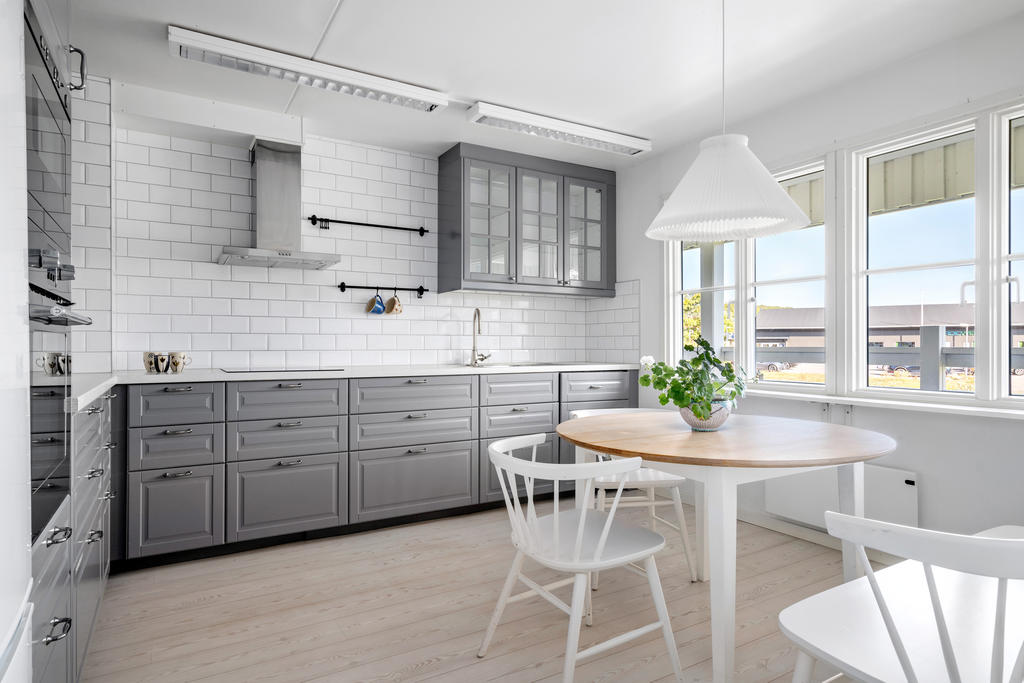 Trivsamt kök med matplats
