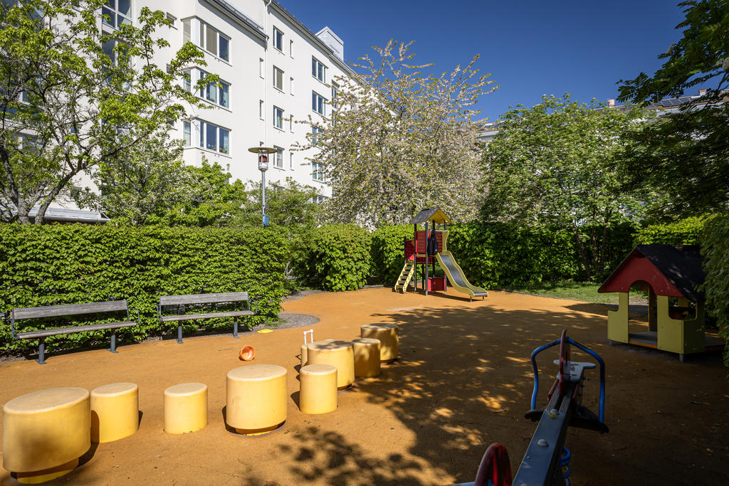 Gemensam lekplats på gården