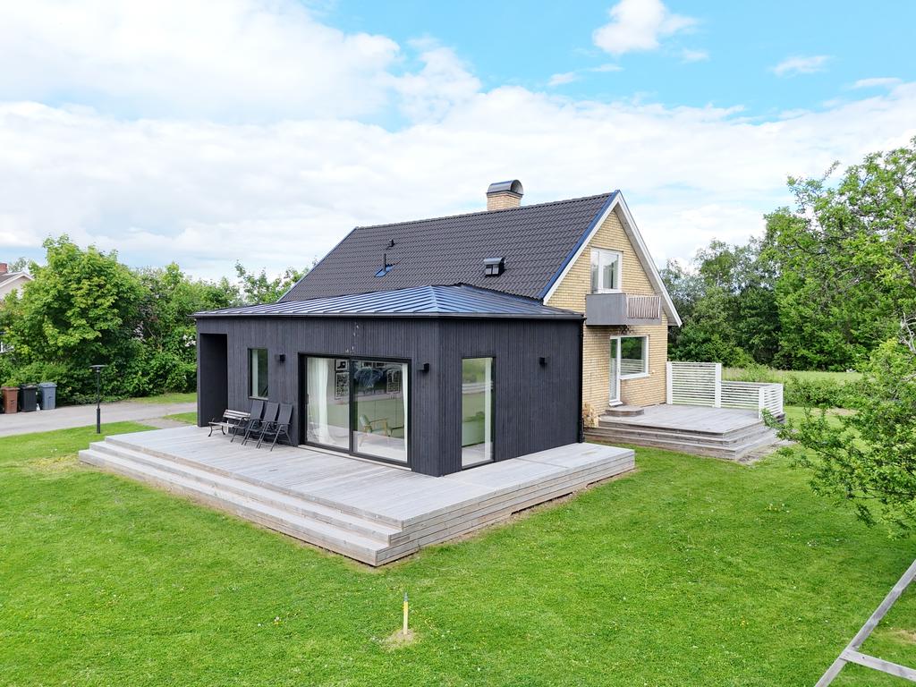 Tillbyggnaden med soldäck