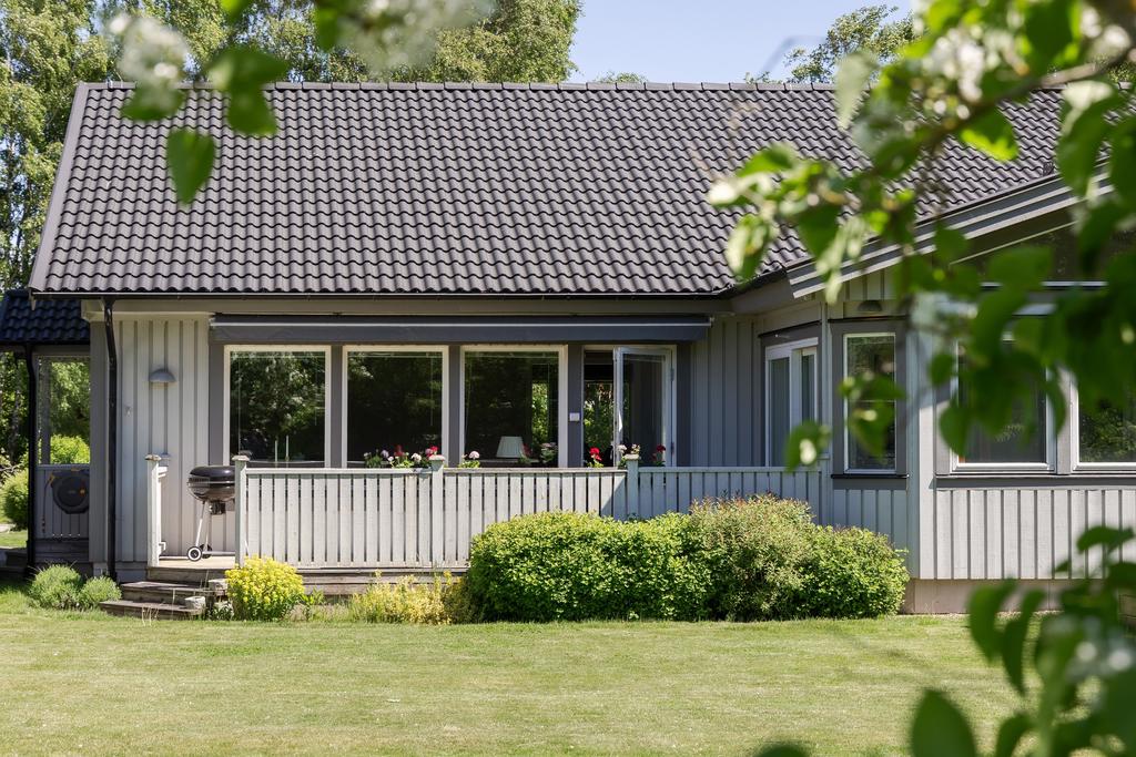 Altanen som är i direkt anslutning till uterummet.