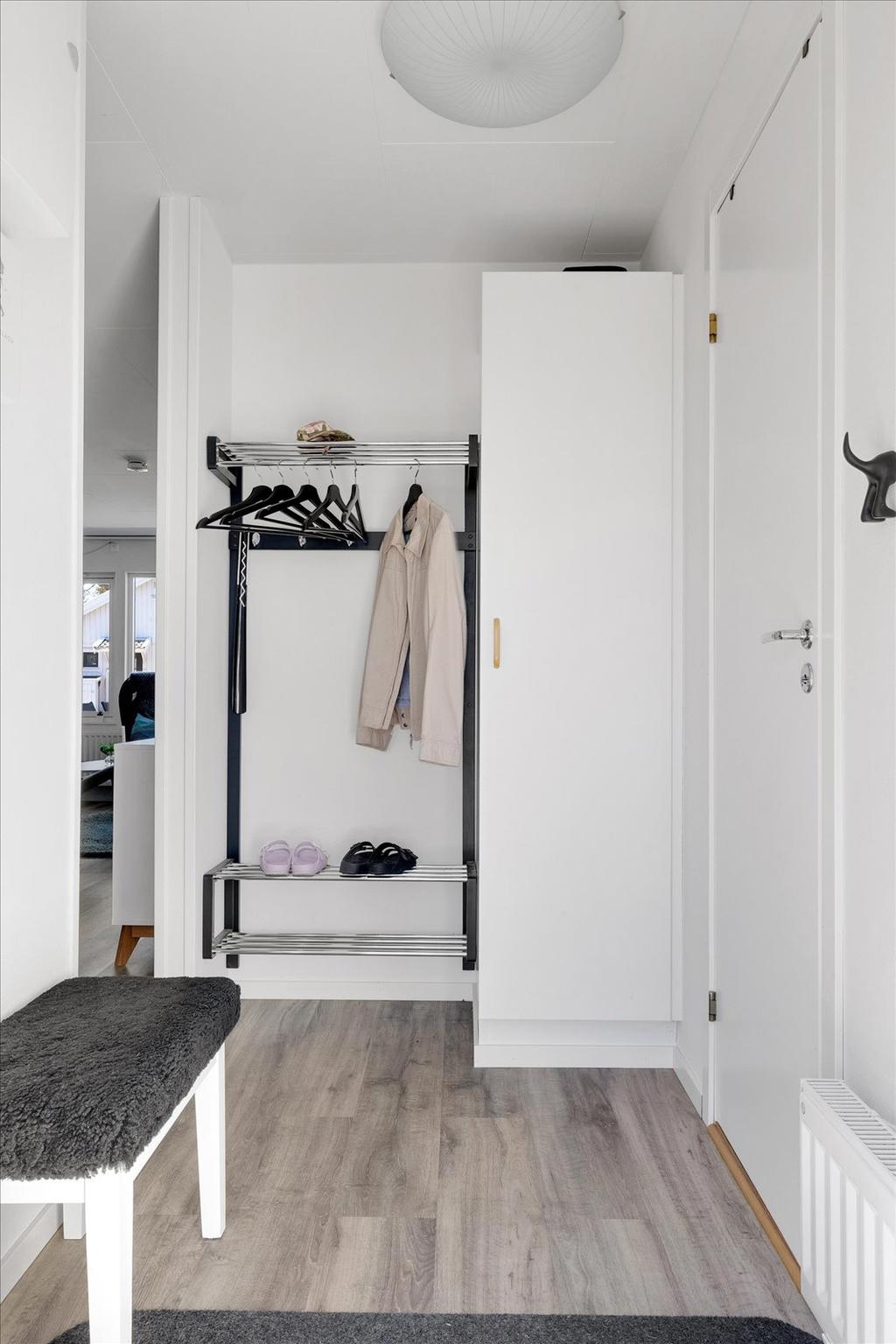 Hall med avhängningsyta