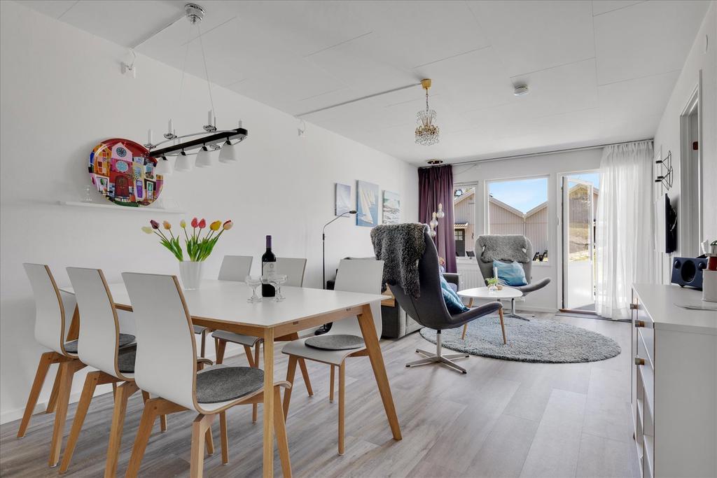 Fin rymd med kök och vardagsrum i öppen planlösning