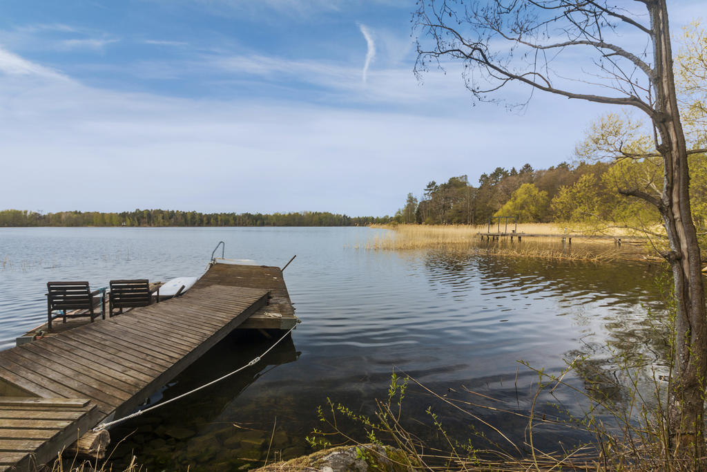 Områdets bad och båtbrygga