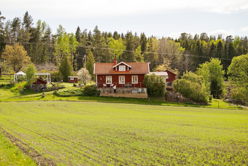 Välkommen till Lunda Vallby Kolbärartorp 1!