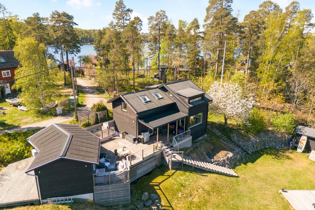 Tallvägen 16 en egen oas på Storholmen