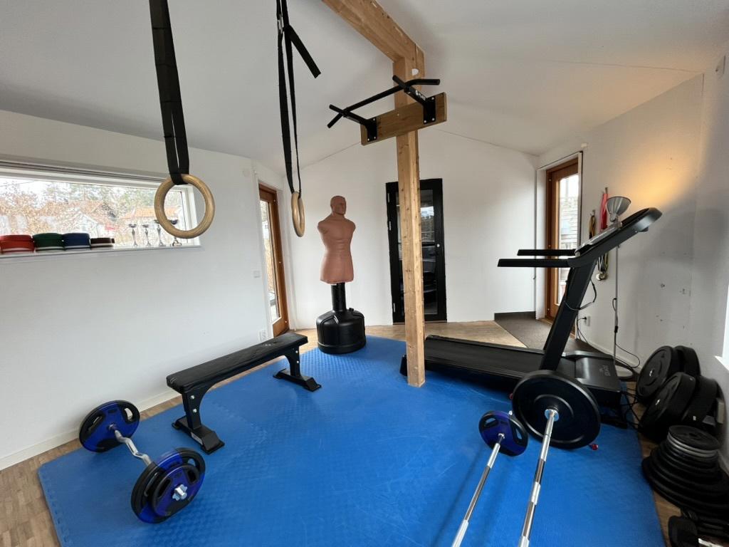 Gym/ Gästhus