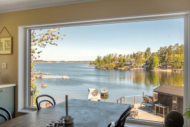 Varmt välkommen till Tallvägen 16 på Storholmen