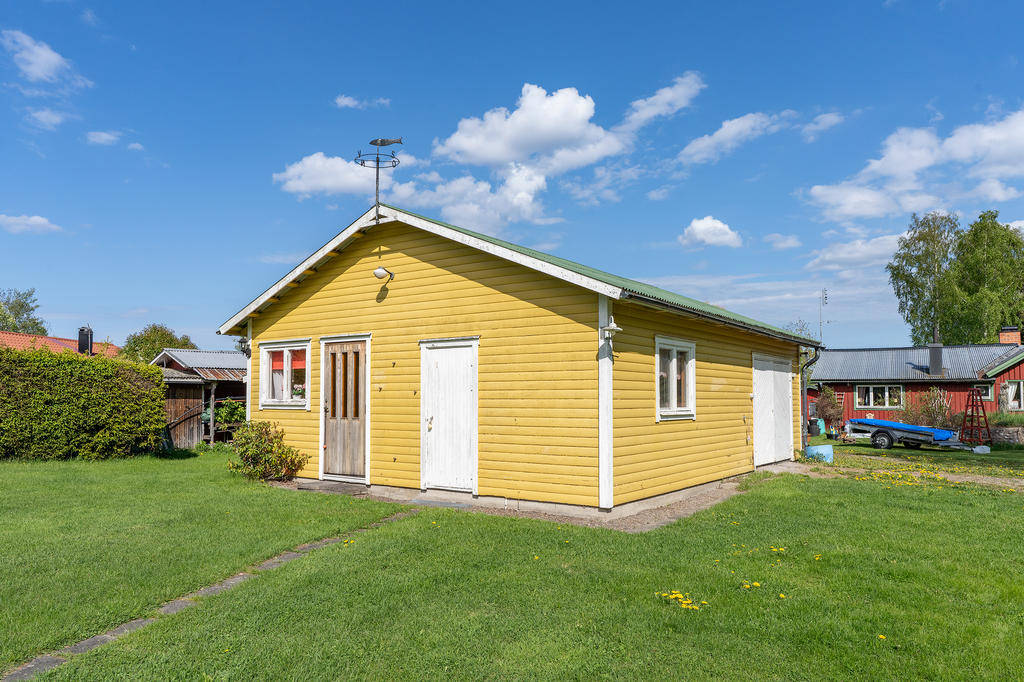 Gästrum, garage och förråd