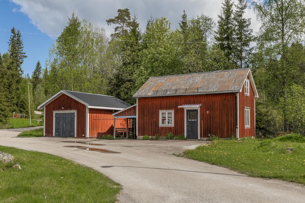 Garage, carport och verkstad/snickeri