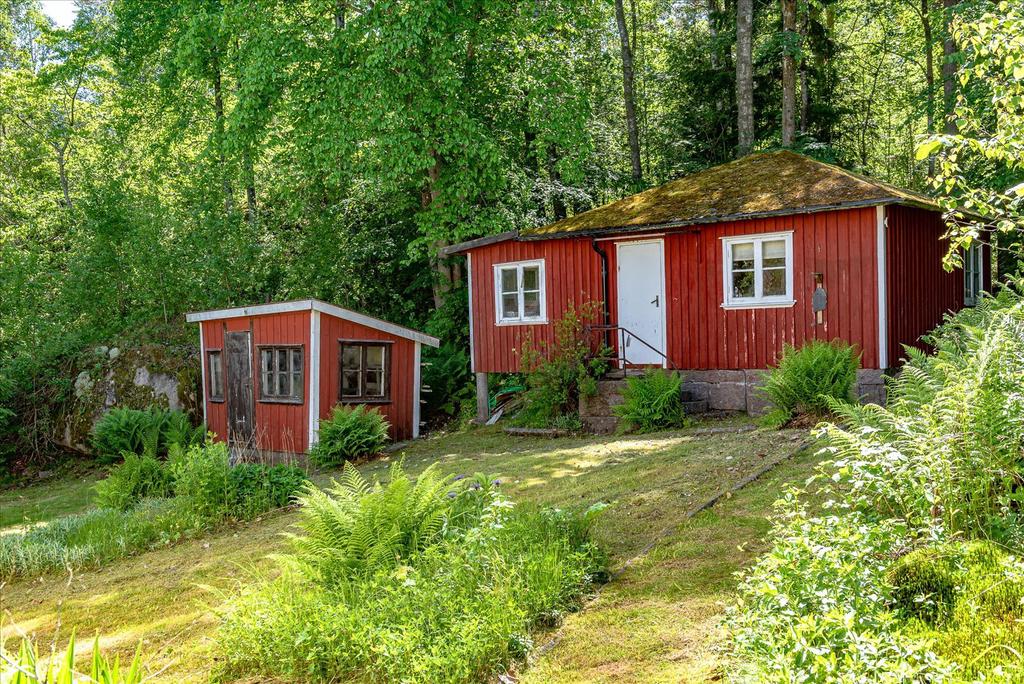 Gäststuga och förråd