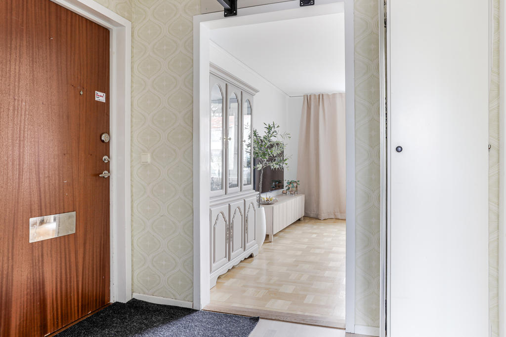 Hall mot vardagsrummet