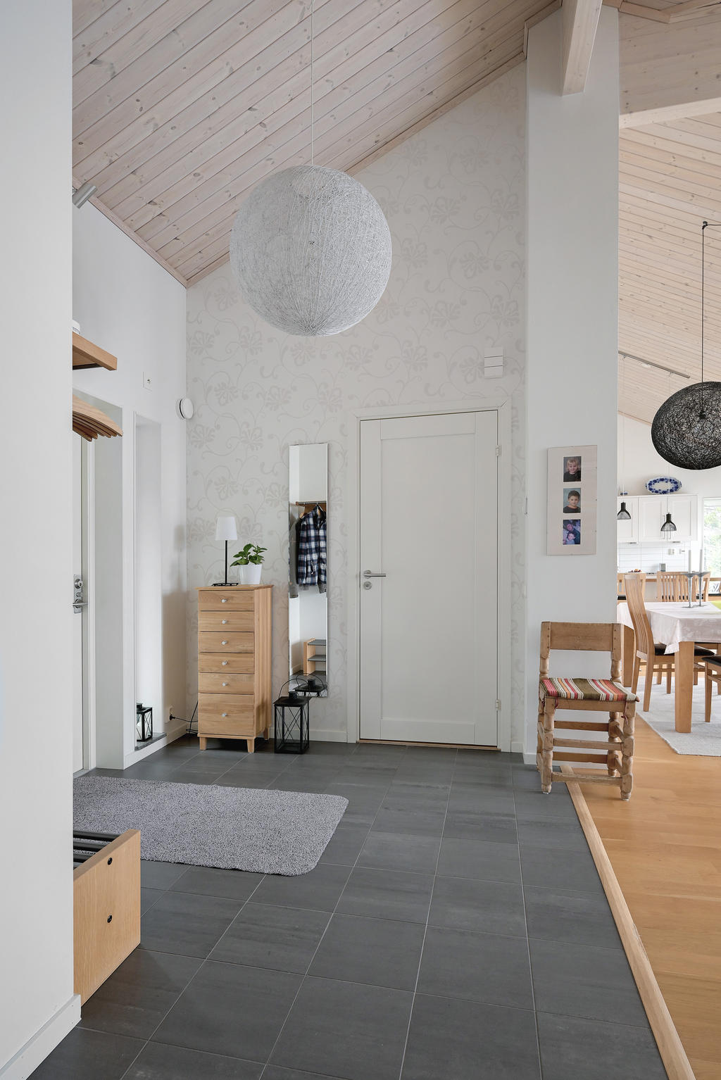 Hall med klinkergolv