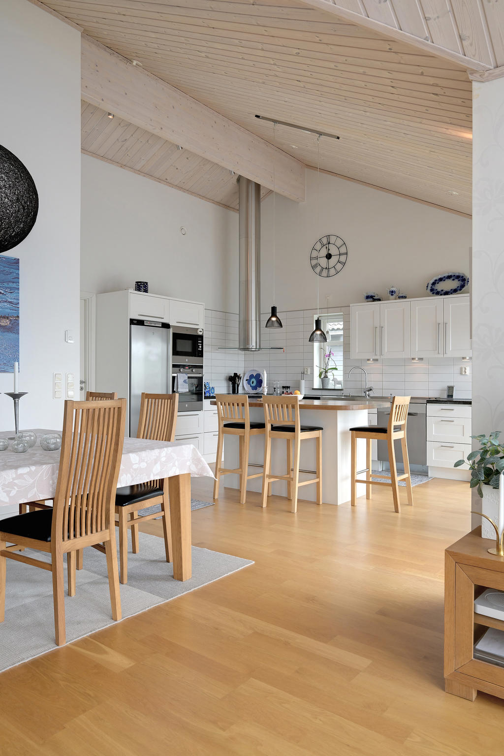Kök med köksö
